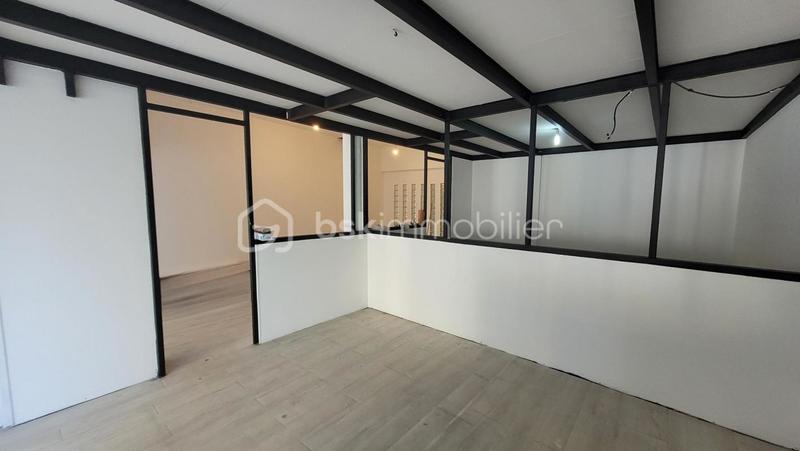 Local commercial - 140 m² - 6 pièces