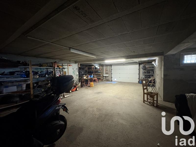 Maison - 241 m² - 7 pièces