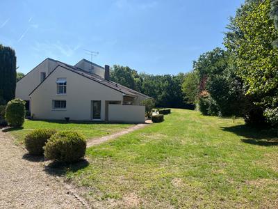 Maison - 359 m² - 11 pièces