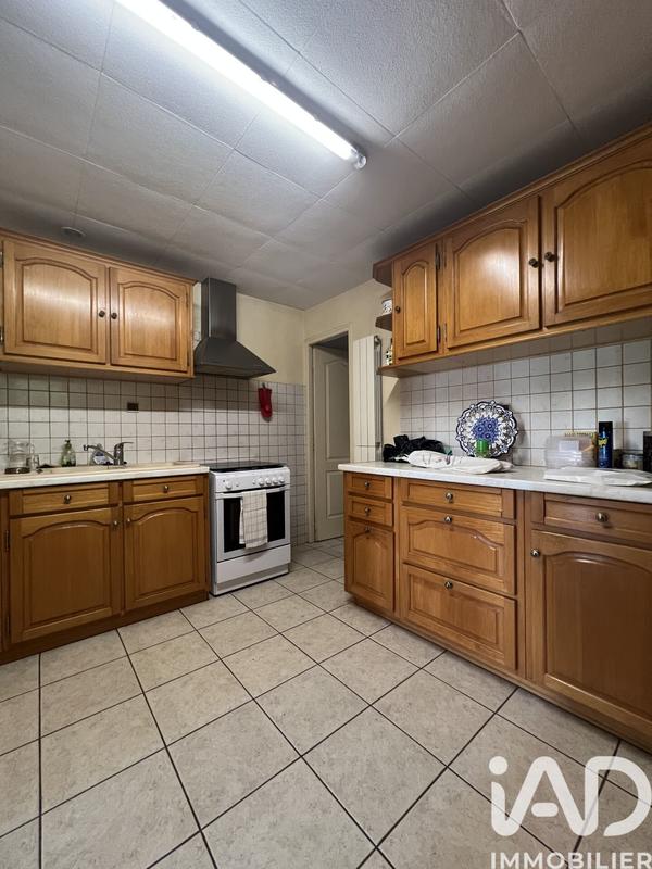 Maison - 277 m² - 13 pièces