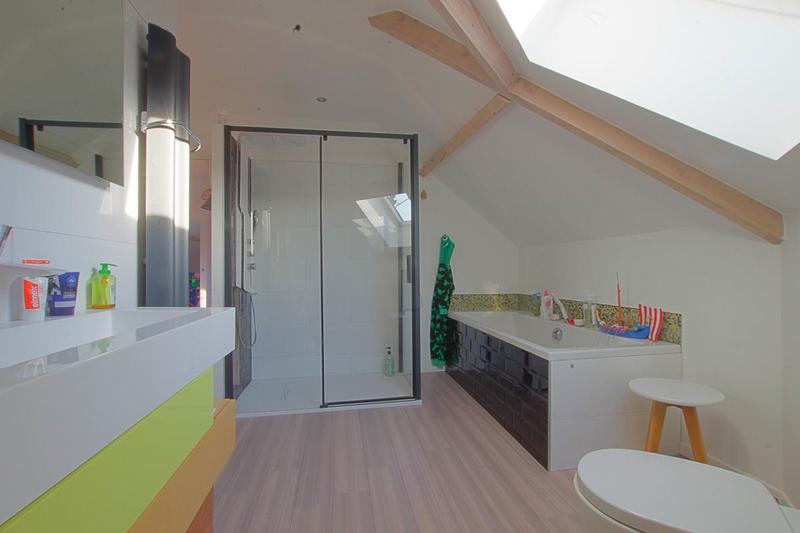 Maison - 230 m² - 6 pièces