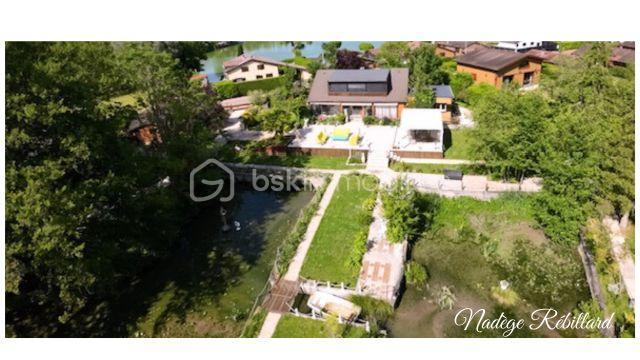 Propriété - 200 m² - 9 pièces