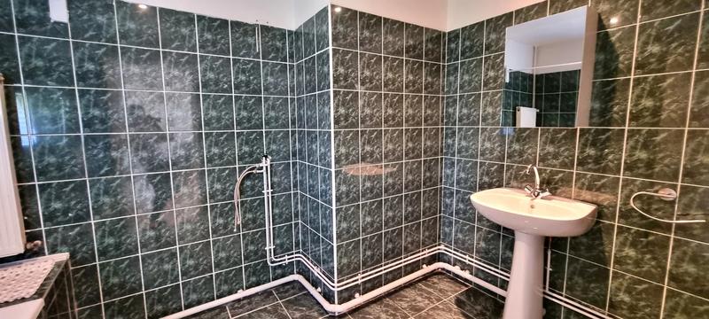 Maison - 182 m² - 9 pièces