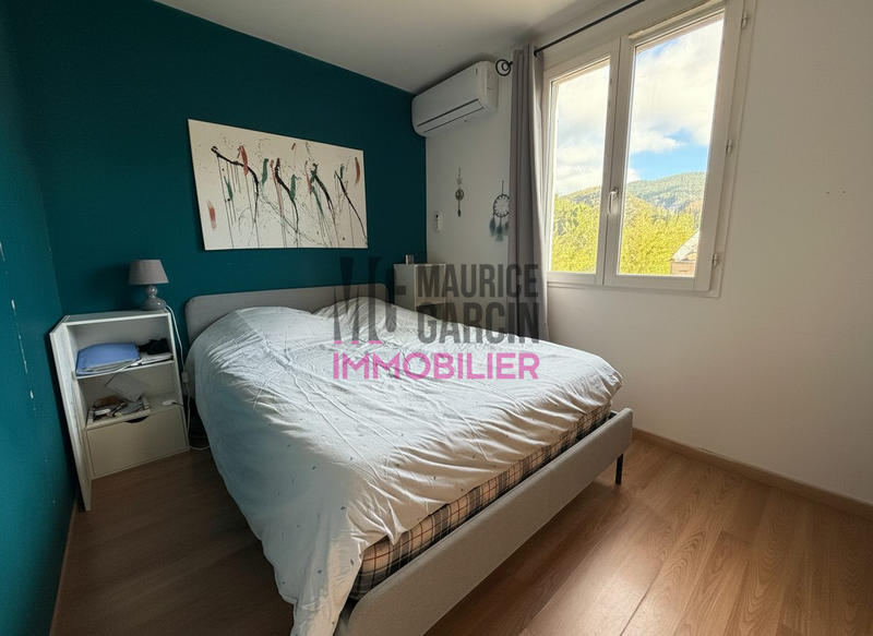 Maison - 96 m² - 5 pièces