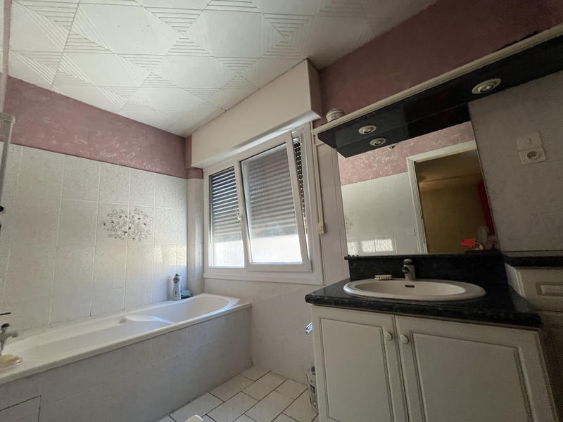 Maison - 220 m² - 7 pièces