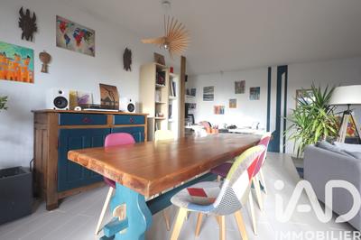 Maison - 220 m² - 6 pièces