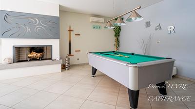 Maison - 237 m² - 8 pièces