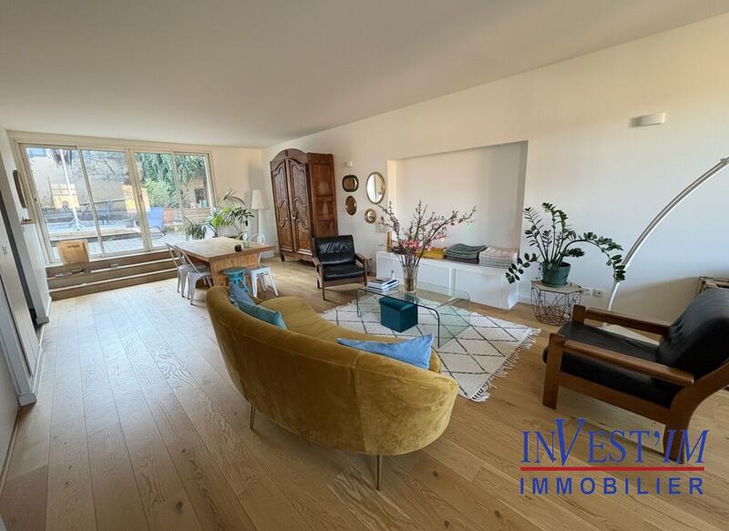 Maison - 230 m² - 6 pièces