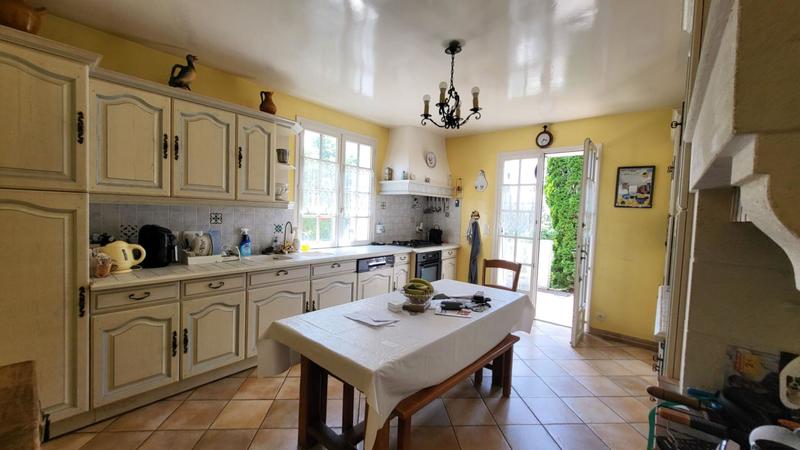 Maison - 210 m² - 6 pièces