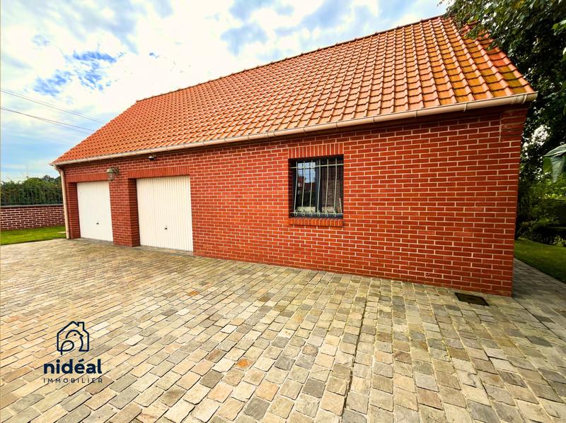 Maison - 240 m² - 8 pièces