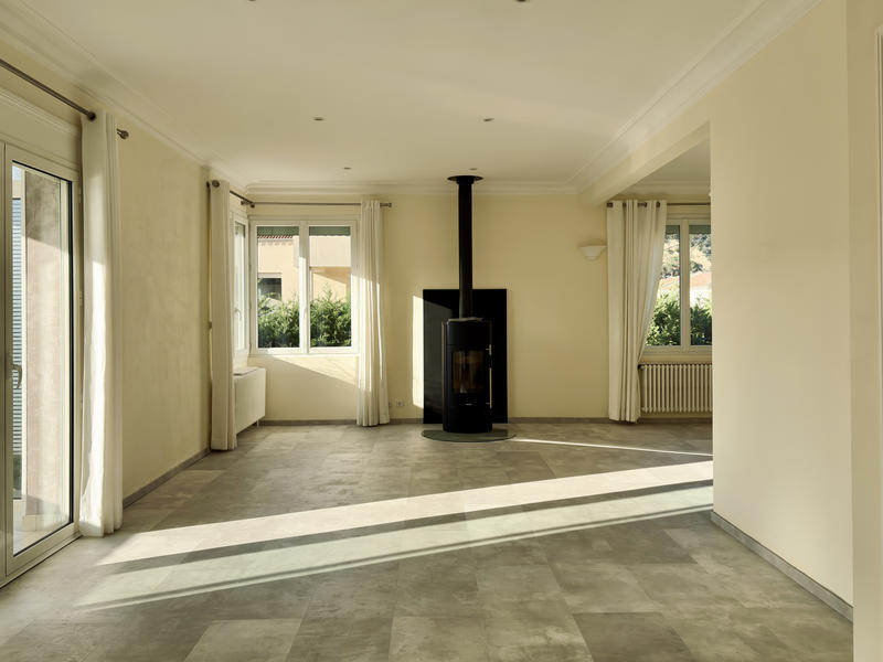 Maison - 182 m² - 6 pièces