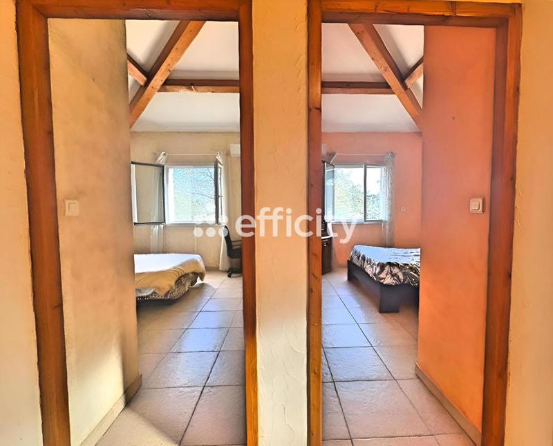 Pavillon - 160 m² - 5 pièces