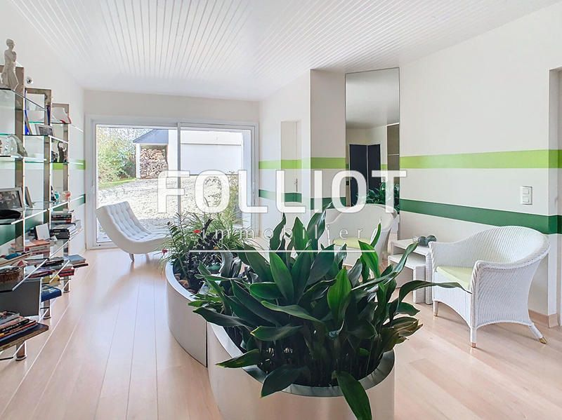 Maison - 275 m² - 6 pièces