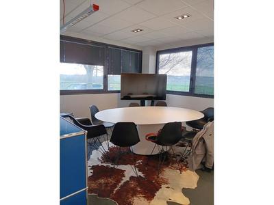 Bureau - 111 m² - 5 pièces