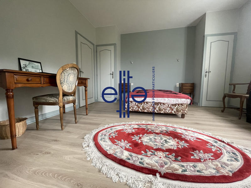 Maison - 203 m² - 7 pièces