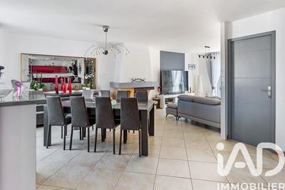 Maison - 88 m² - 4 pièces