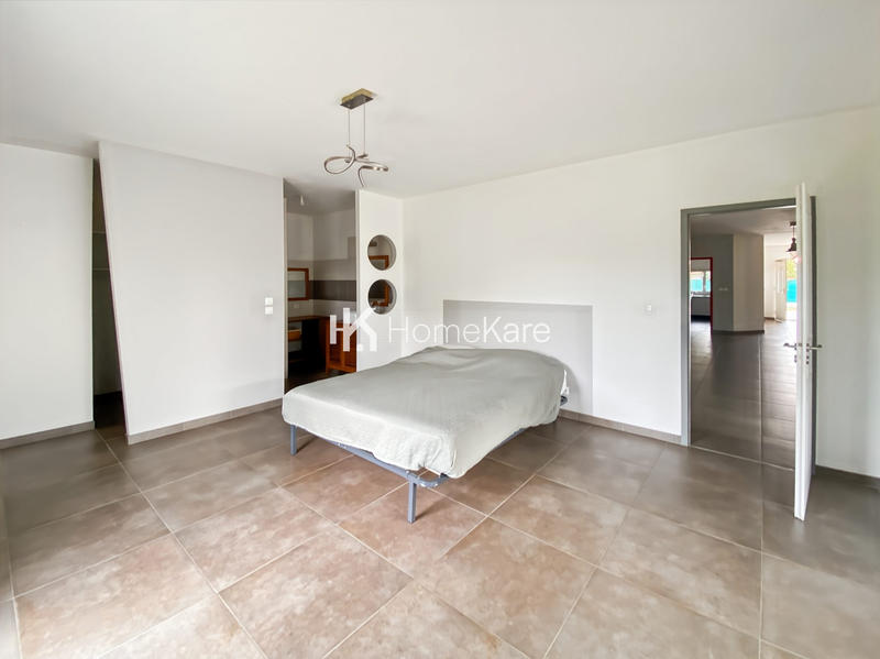 Maison - 200 m² - 5 pièces