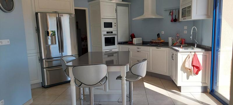 Pavillon - 240 m² - 8 pièces