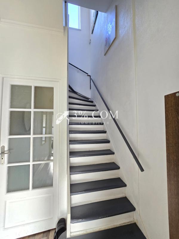 Maison - 210 m² - 6 pièces