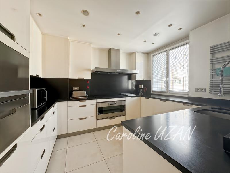 Appartement bourgeois - 174 m² - 6 pièces