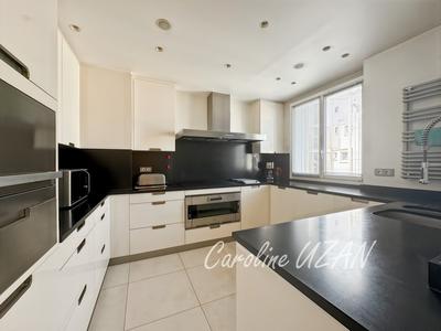 Appartement bourgeois - 174 m² - 6 pièces