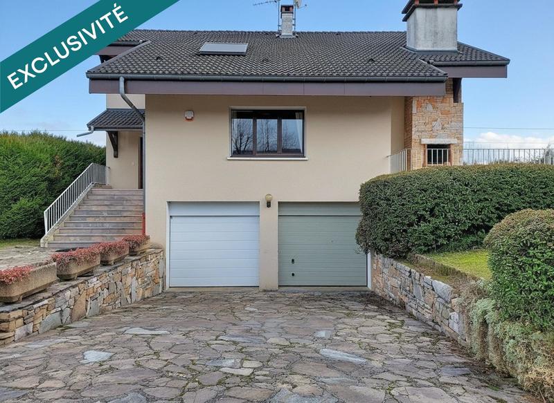 Maison - 201 m² - 7 pièces