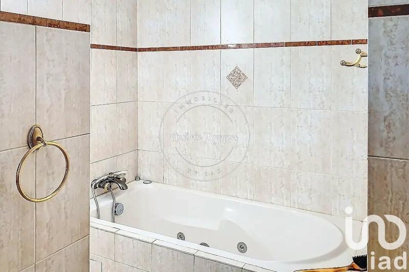 Maison - 200 m² - 8 pièces