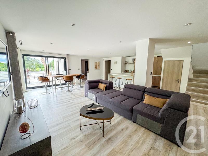 Maison - 304 m² - 7 pièces