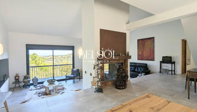 Maison traditionnelle - 230 m² - 7 pièces