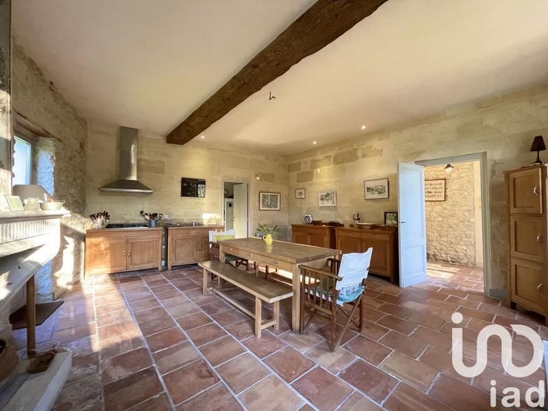 Maison - 471 m² - 13 pièces