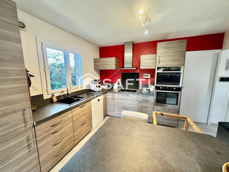 Maison - 180 m² - 7 pièces