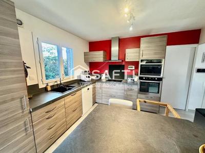 Maison - 180 m² - 7 pièces