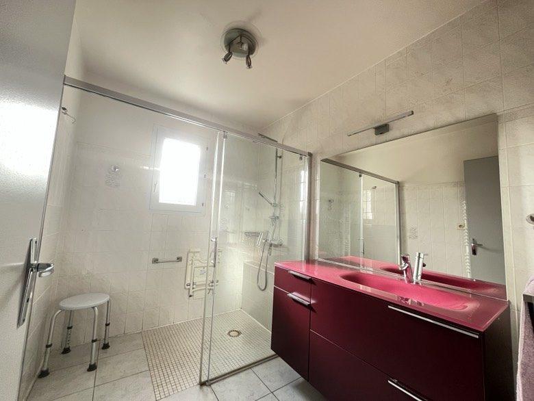 Maison traditionnelle - 211 m² - 7 pièces