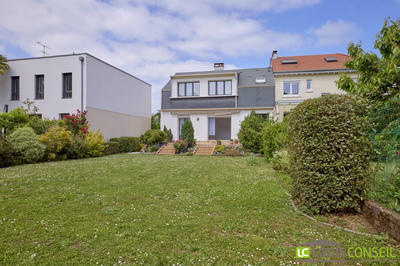 Maison traditionnelle - 125 m² - 5 pièces