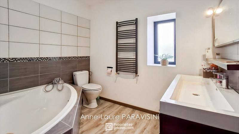 Maison de village - 190 m² - 7 pièces