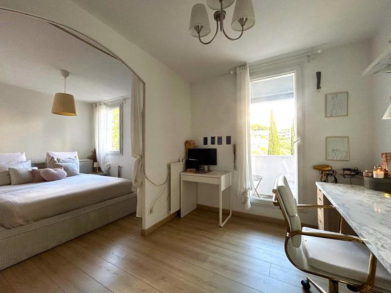 Appartement - 84 m² - 4 pièces