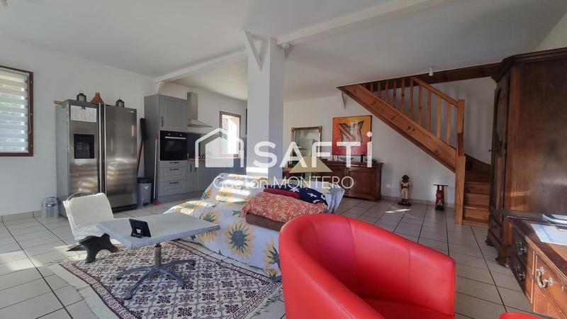 Maison - 204 m² - 7 pièces