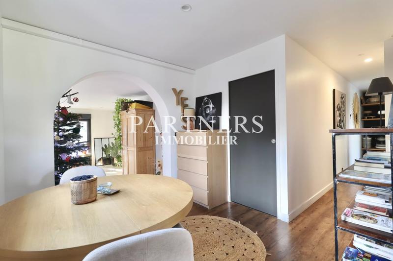 Maison - 220 m² - 7 pièces