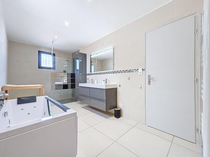 Villa - 137 m² - 5 pièces