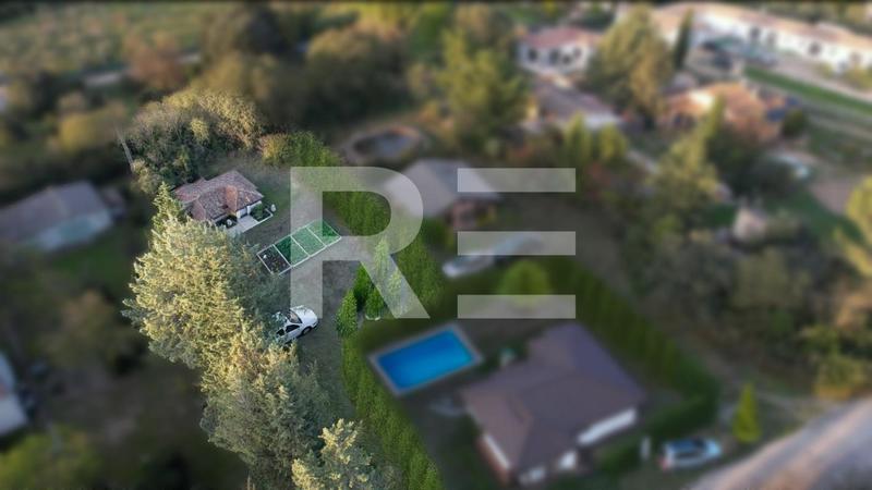 Terrain constructible - 748 m²