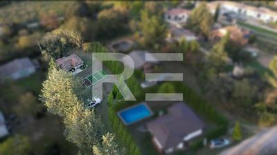 Terrain constructible - 748 m²