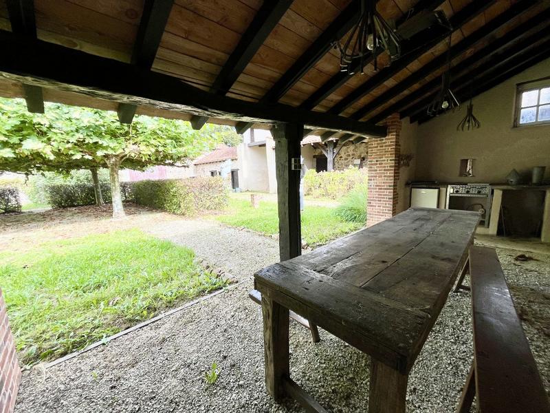 Maison - 411 m² - 7 pièces