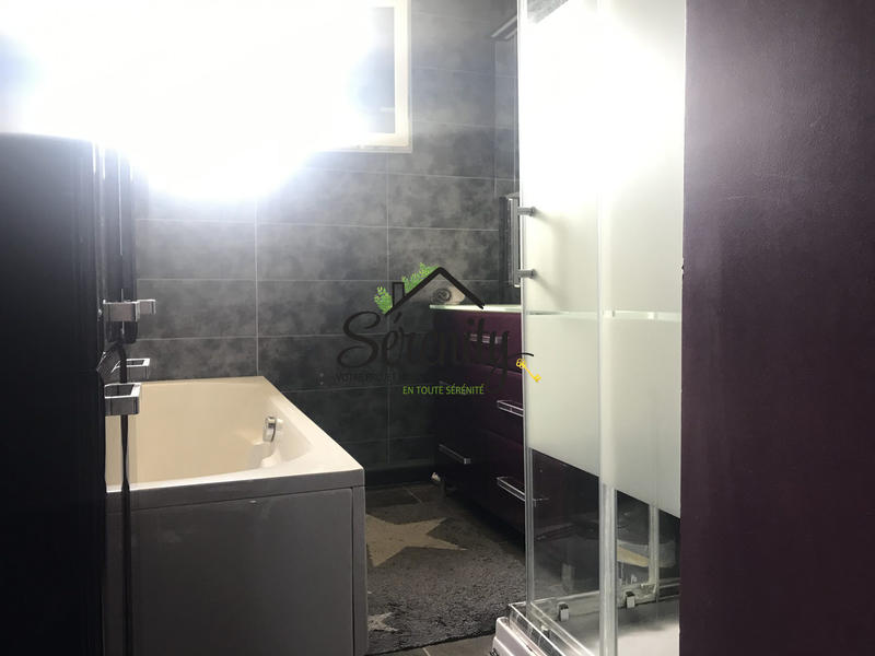 Maison - 90 m² - 5 pièces