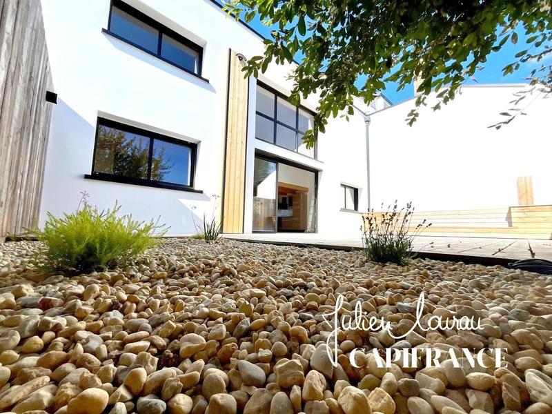 Maison - 102 m² - 5 pièces