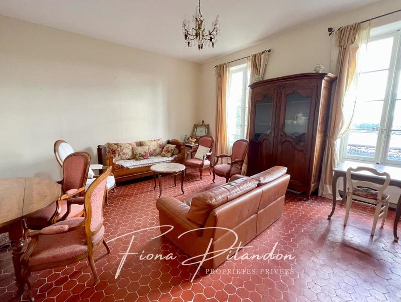 Maison - 357 m² - 13 pièces