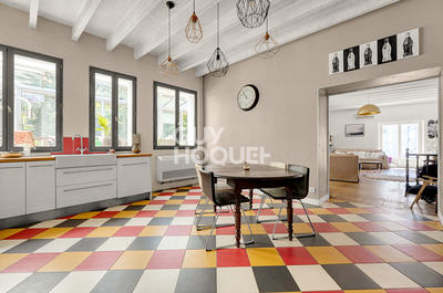 Maison - 255 m² - 7 pièces