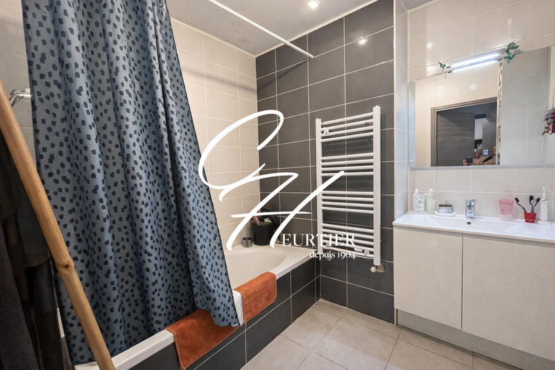 Appartement - 85 m² - 4 pièces