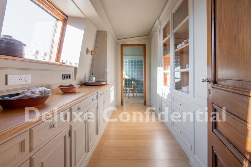 Appartement - 124 m² - 6 pièces