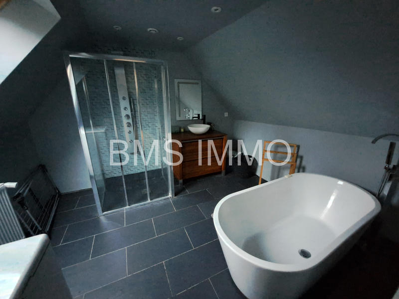 Maison - 199 m² - 6 pièces