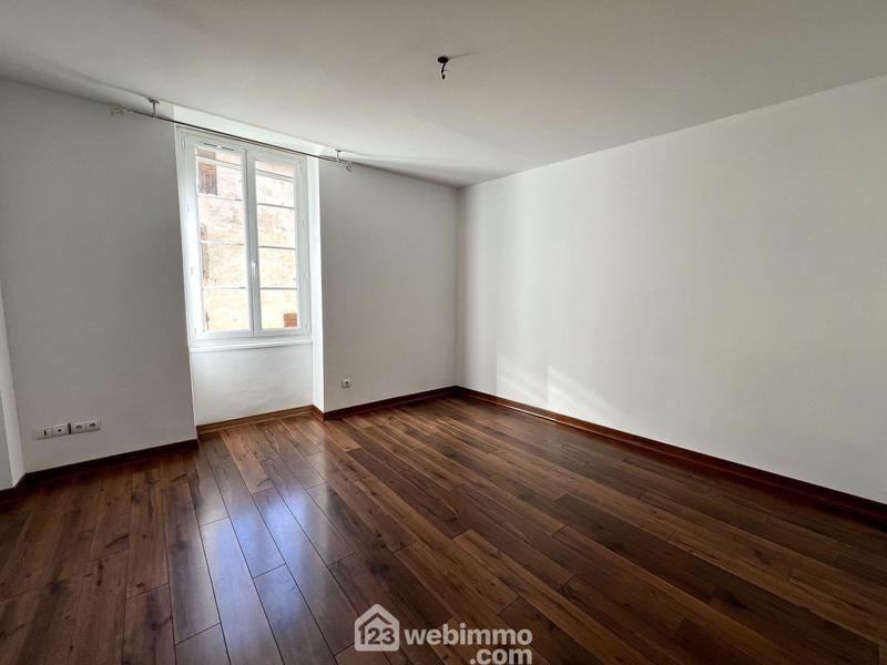 Appartement - 90 m² - 3 pièces